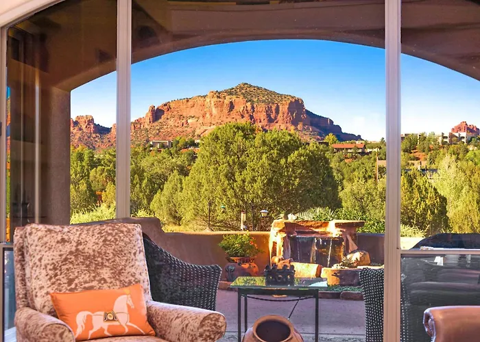 The Iconic | Views | Luxury+serenity | Koi Pond Holiday home *