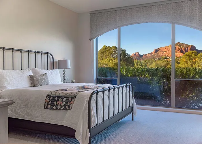 Holiday home The Iconic | Views | Luxury+serenity | Koi Pond Sedona